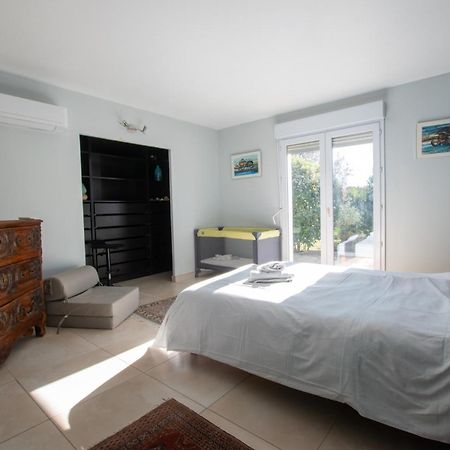 Ibis - Villa Avec Piscine, Jardin Et Parking Arles Bagian luar foto