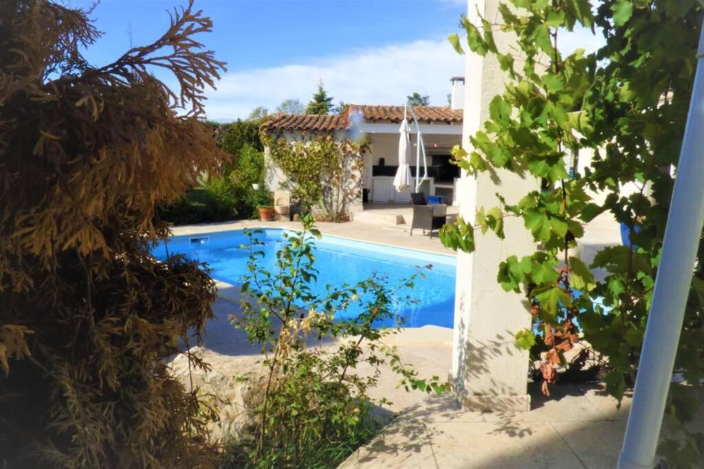 Ibis - Villa Avec Piscine, Jardin Et Parking Arles Bagian luar foto