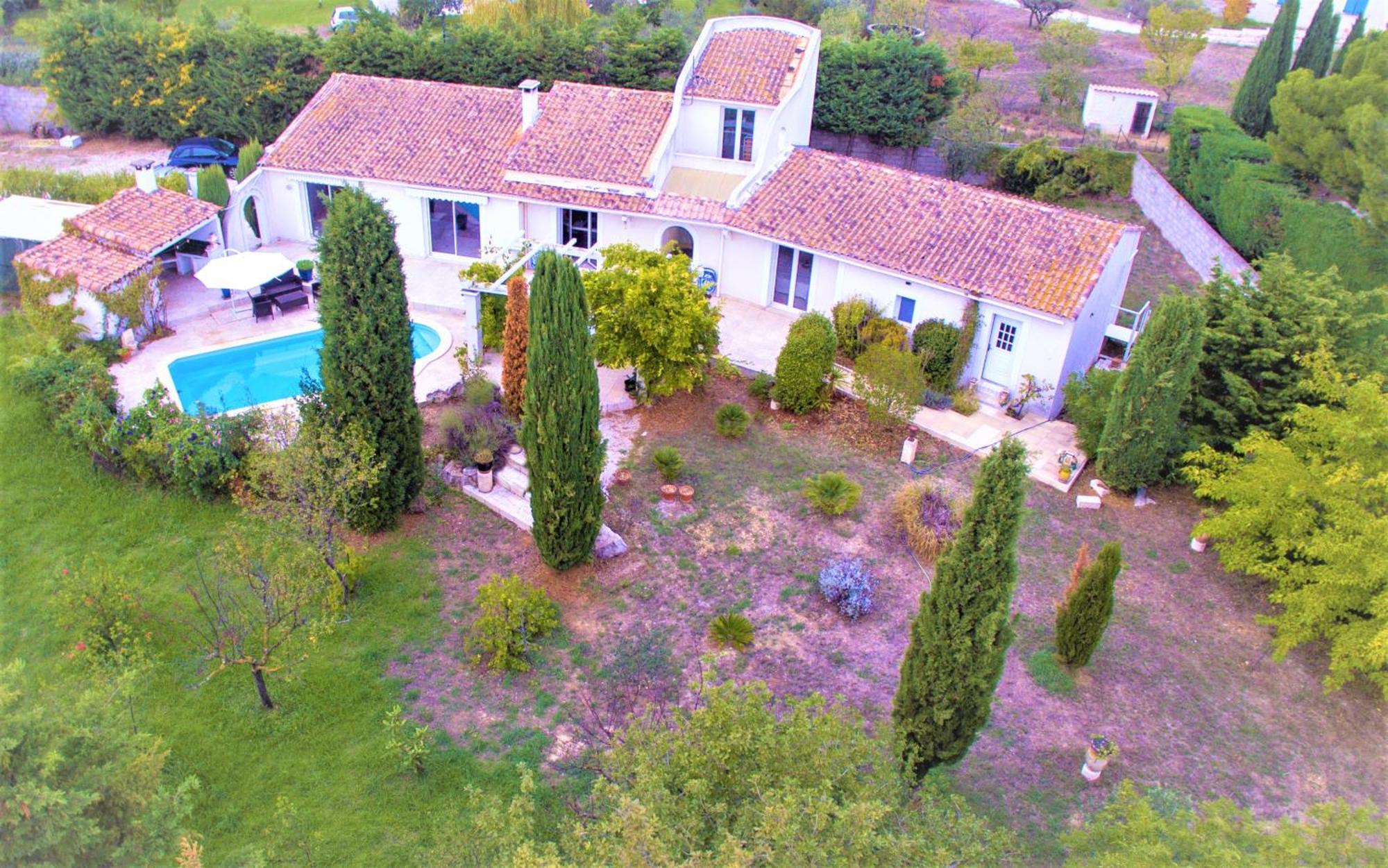 Ibis - Villa Avec Piscine, Jardin Et Parking Arles Bagian luar foto