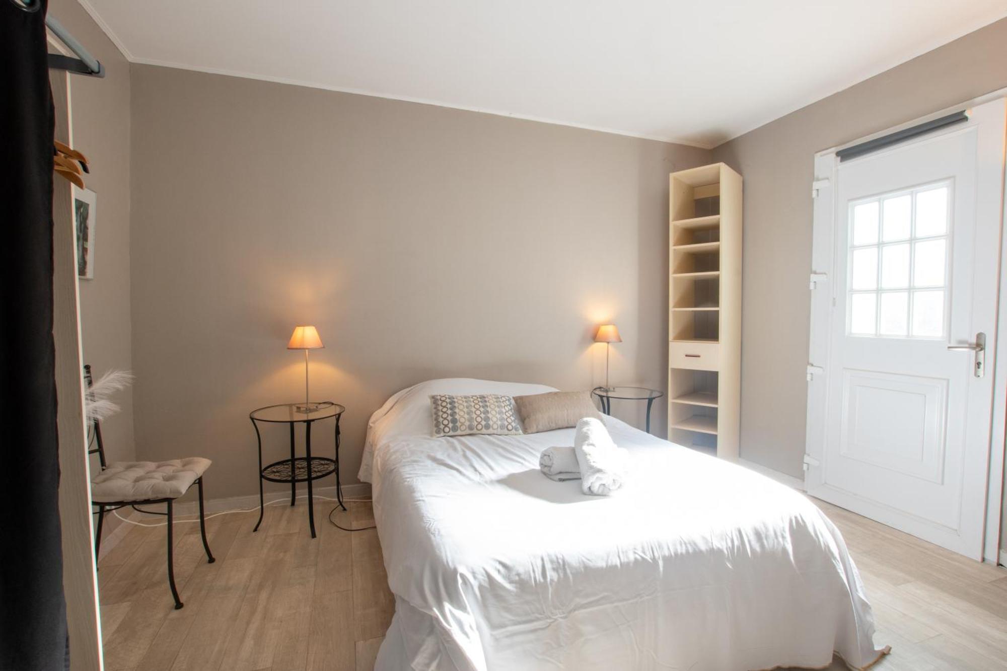 Ibis - Villa Avec Piscine, Jardin Et Parking Arles Bagian luar foto