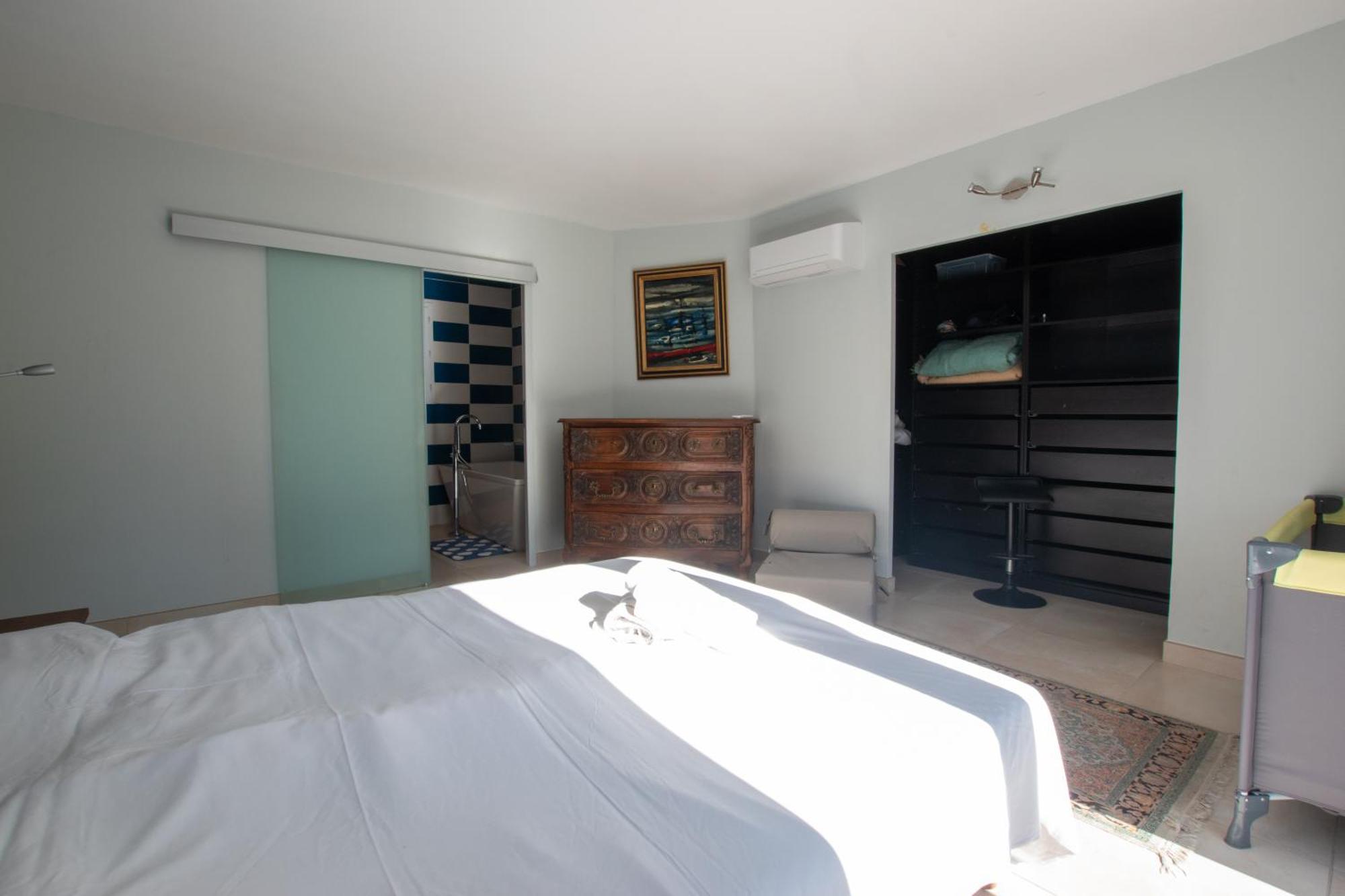 Ibis - Villa Avec Piscine, Jardin Et Parking Arles Bagian luar foto